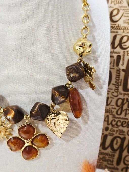 COLLIER