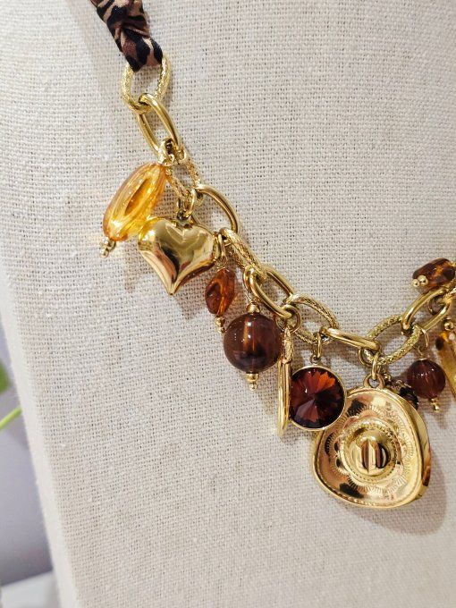 COLLIER