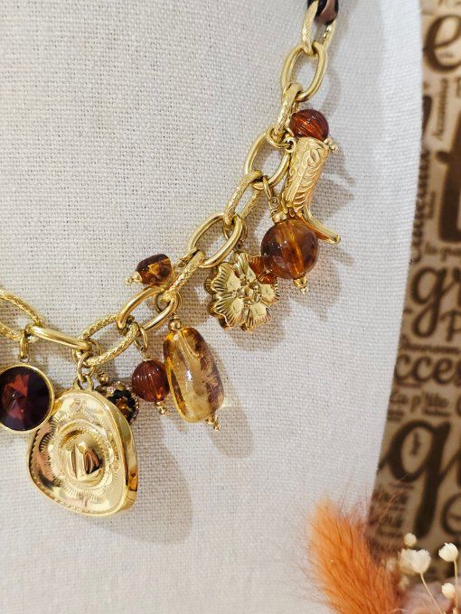 COLLIER