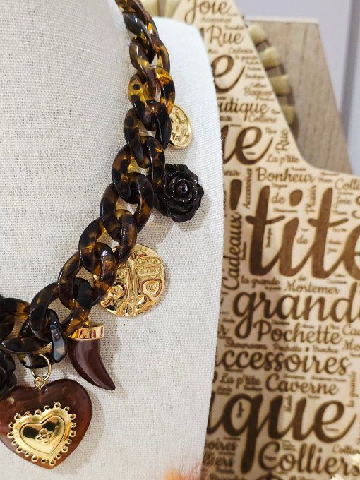 COLLIER