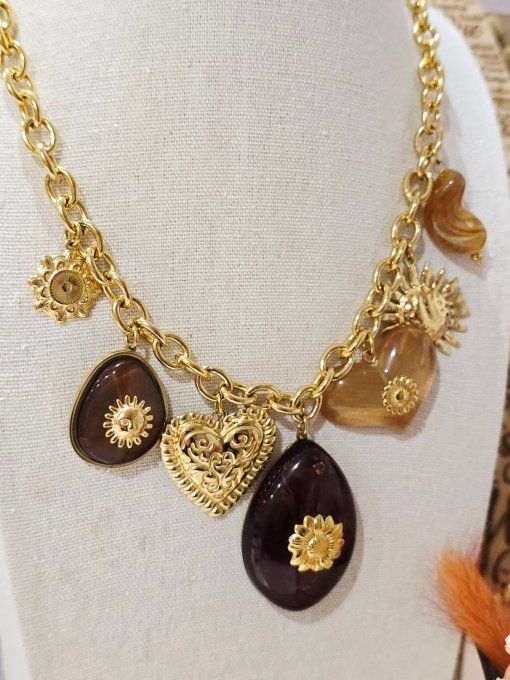 COLLIER