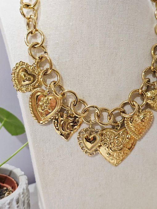 COLLIER