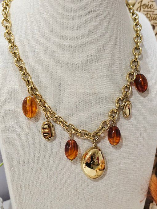 COLLIER