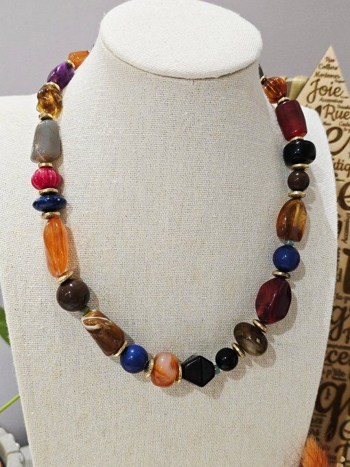 COLLIER