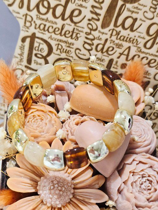 BRACELET