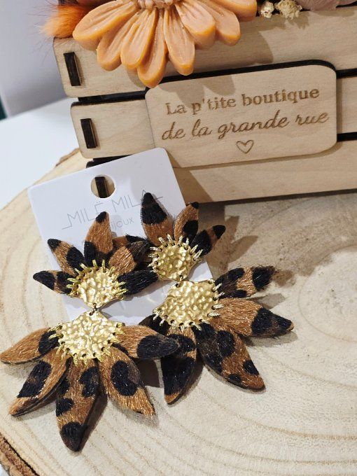 BOUCLES D'OREILLES