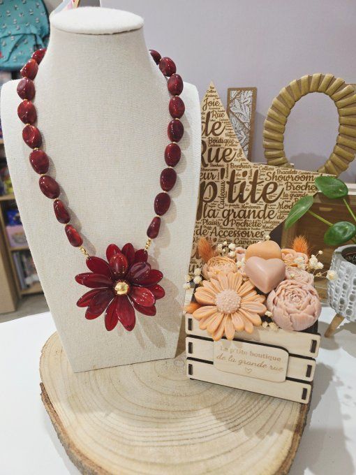 COLLIER