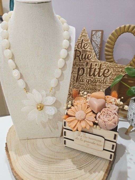 COLLIER