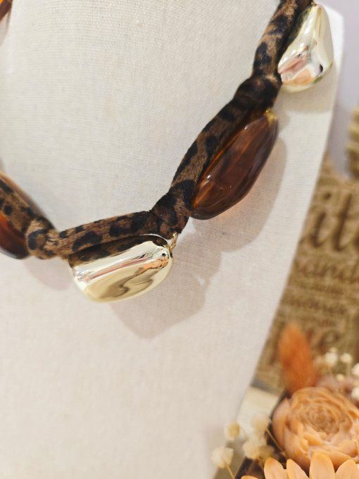 COLLIER