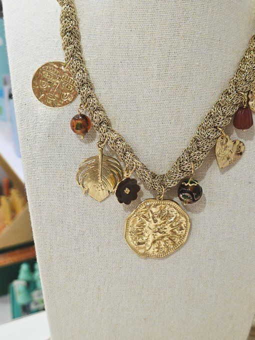 COLLIER