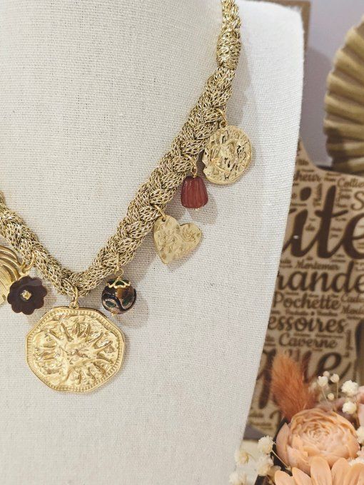 COLLIER
