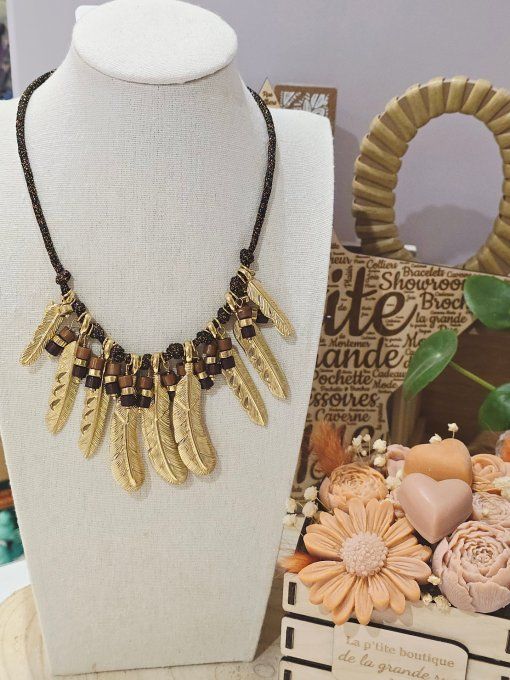 COLLIER