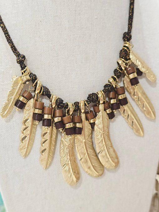 COLLIER