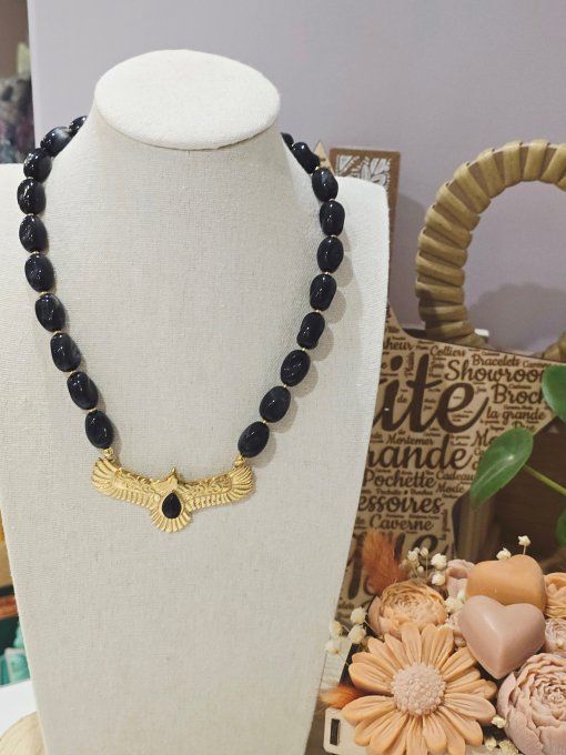 COLLIER