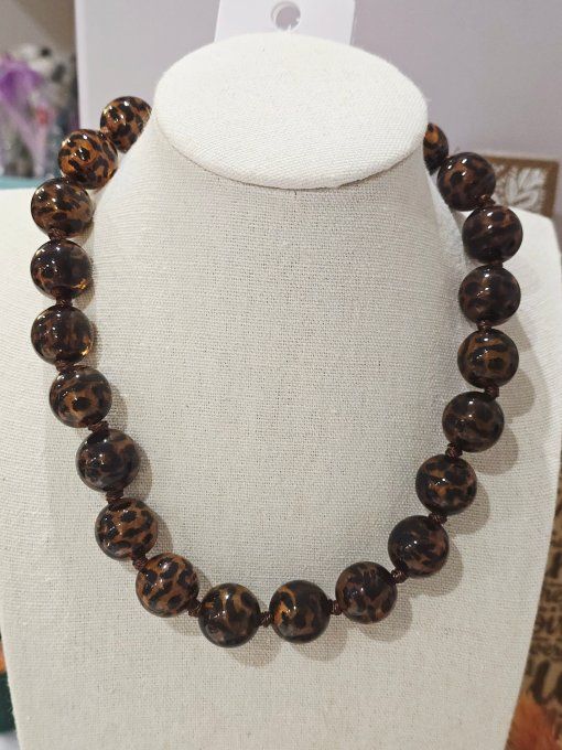 COLLIER