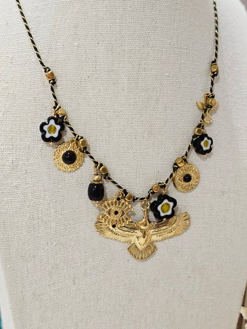 COLLIER
