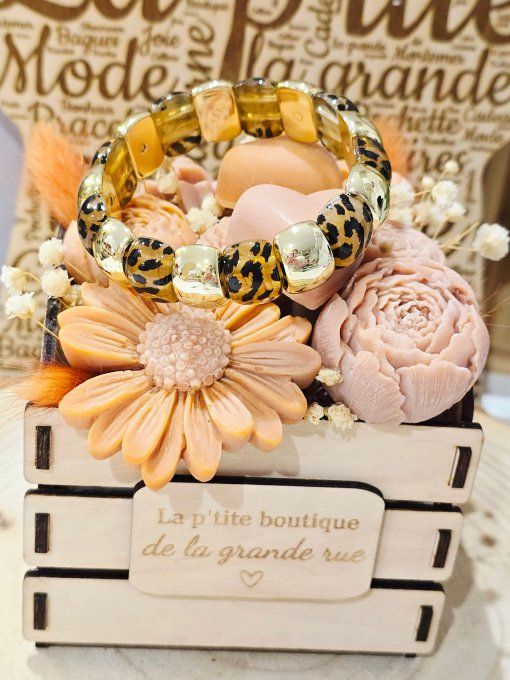 BRACELET