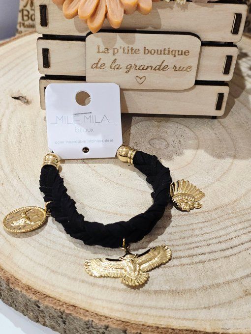 BRACELET