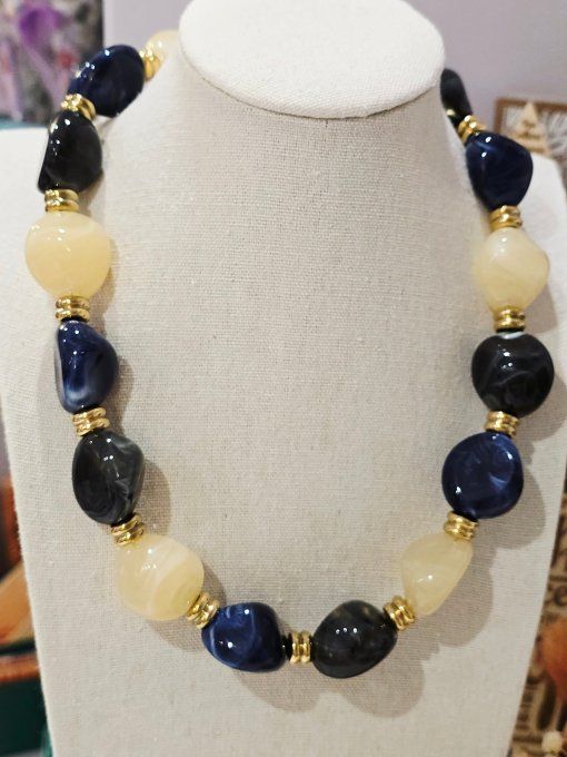 COLLIER