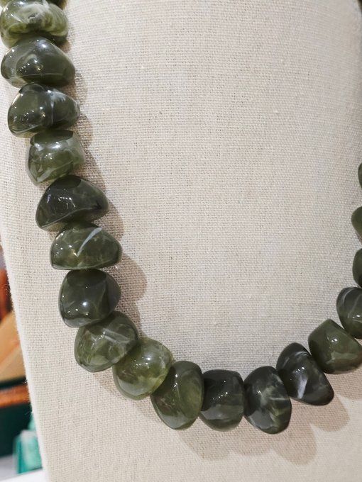 COLLIER