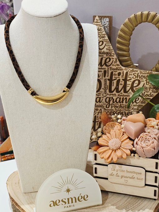 COLLIER