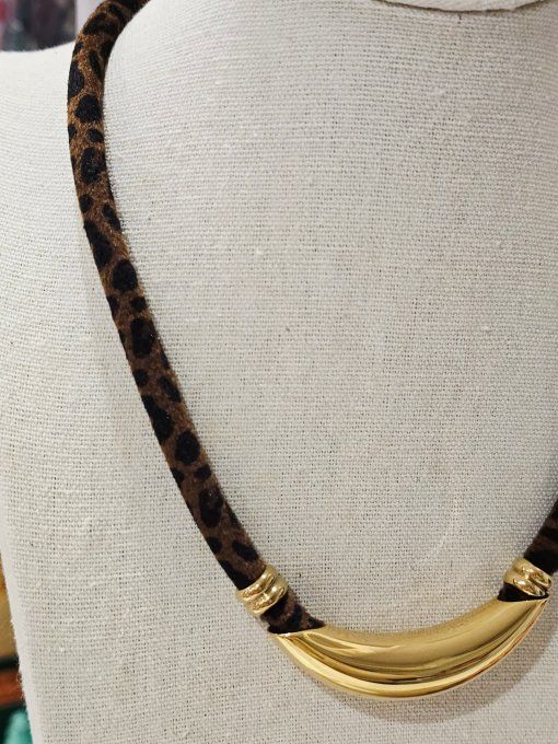 COLLIER