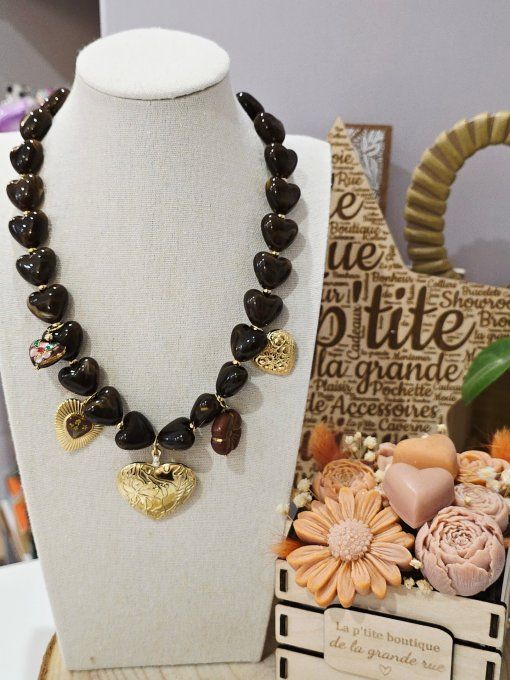 COLLIER