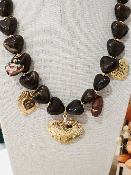 COLLIER