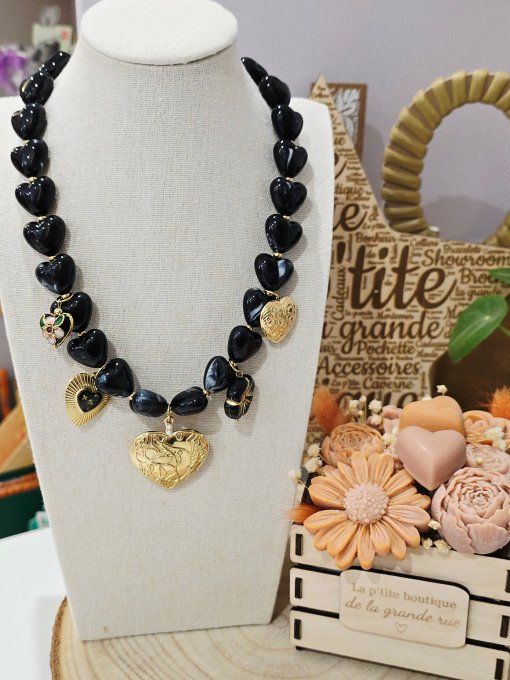 COLLIER