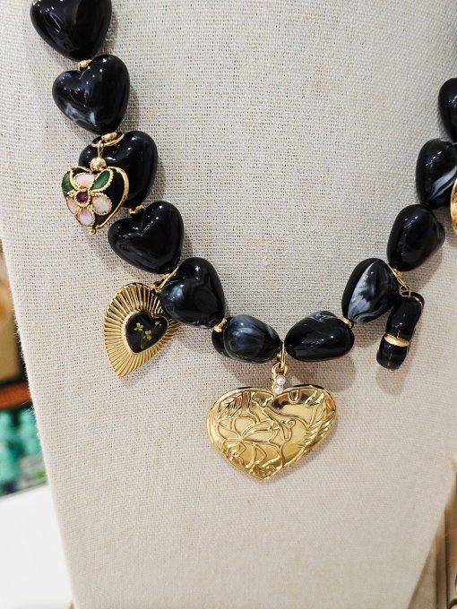 COLLIER
