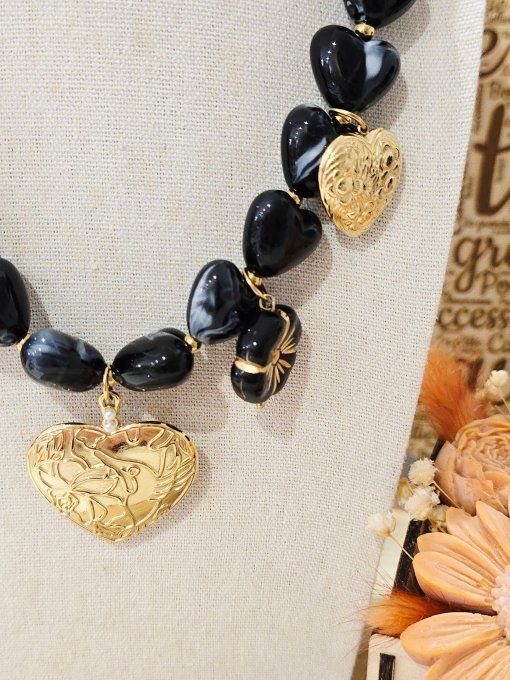 COLLIER