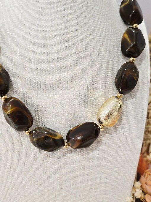 COLLIER