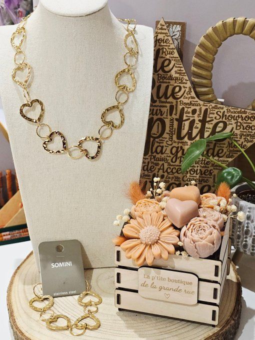 COLLIER