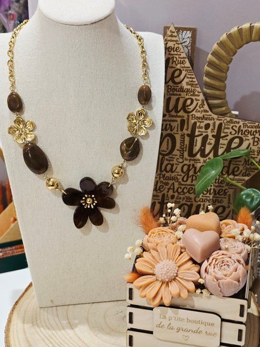 COLLIER