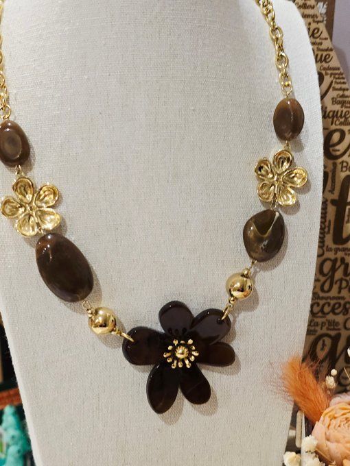 COLLIER