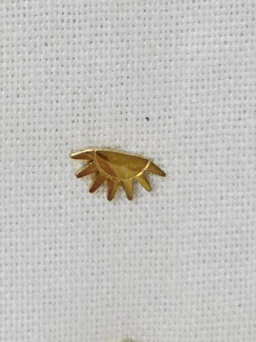 CLOU A L'UNITE MILE MILA