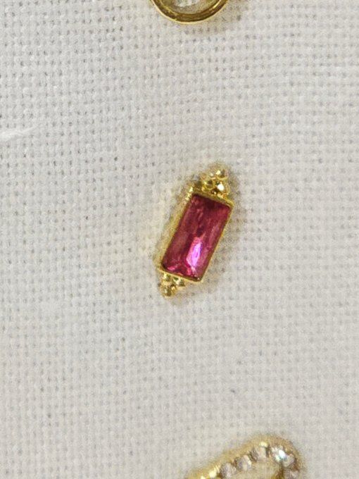 CLOU A L'UNITE MILE MILA