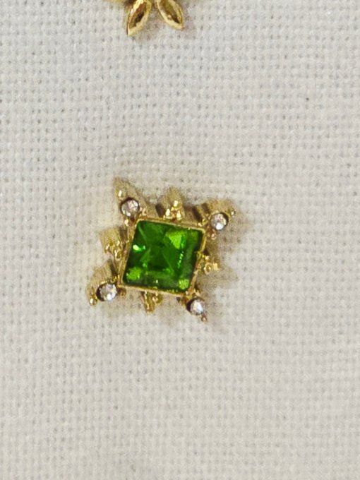 CLOU A L'UNITE MILE MILA