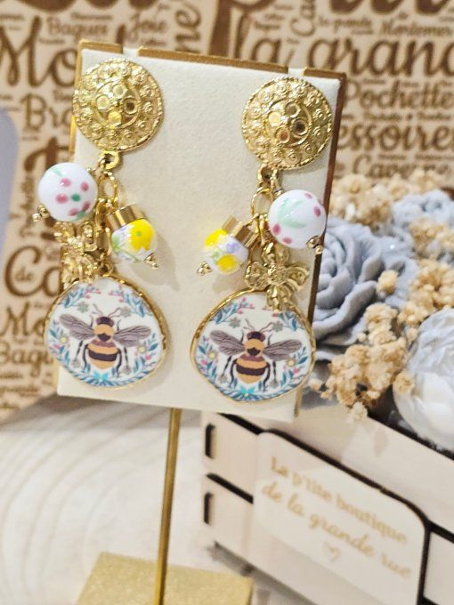 BOUCLES D'OREILLES