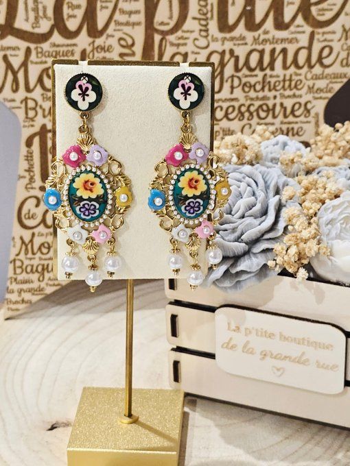 BOUCLES D'OREILLES