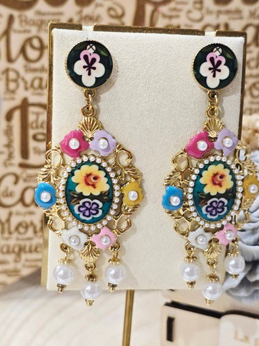 BOUCLES D'OREILLES