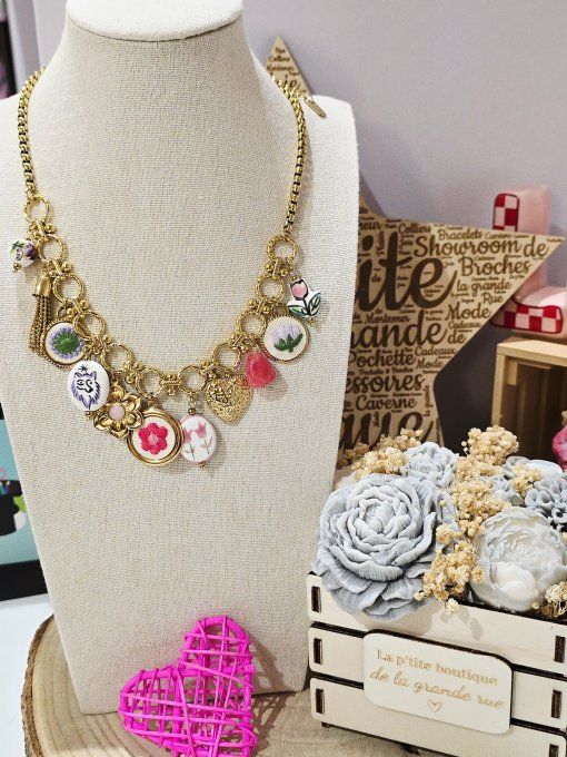 COLLIER