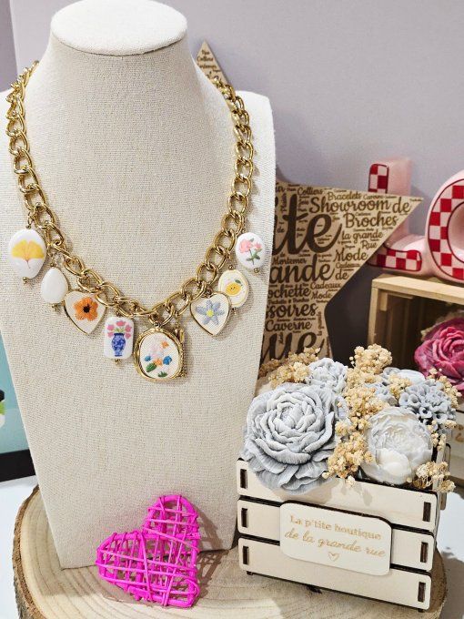 COLLIER
