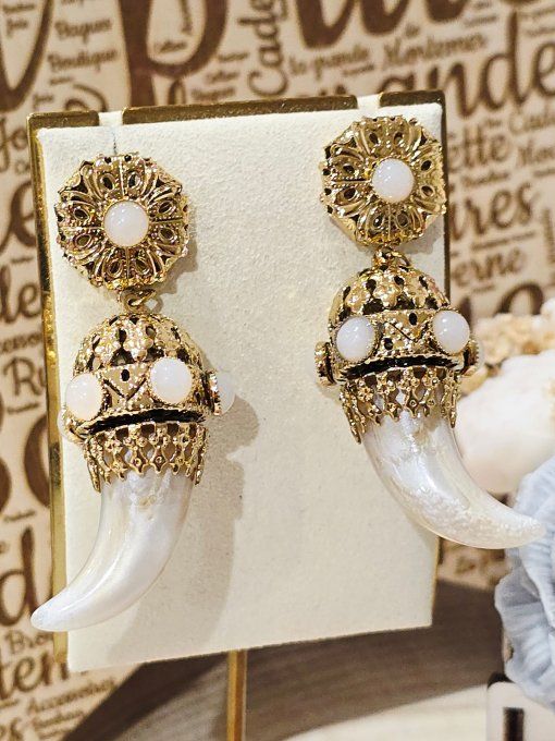BOUCLES D'OREILLES