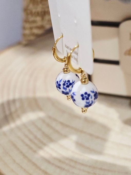 BOUCLES D'OREILLES