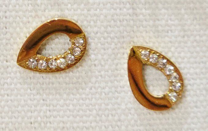 BOUCLES D'OREILLES