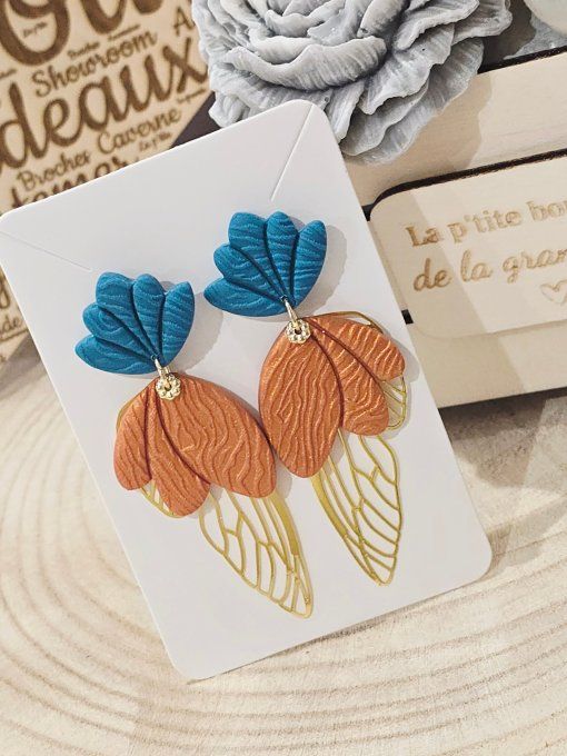 BOUCLES D'OREILLES