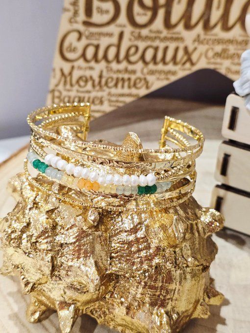 BRACELET