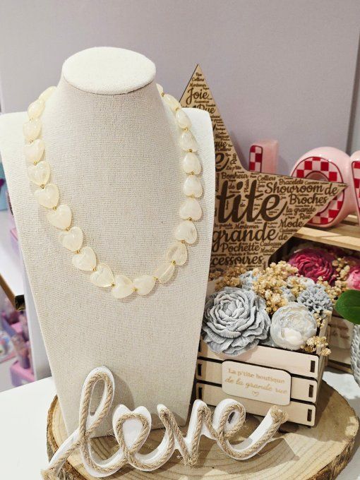 COLLIER