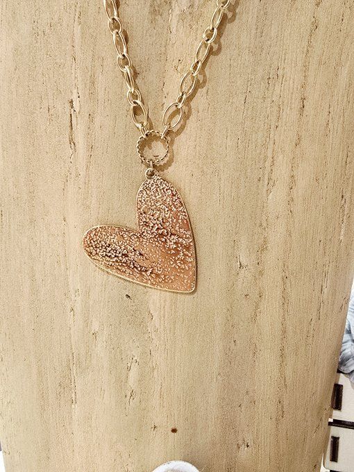COLLIER